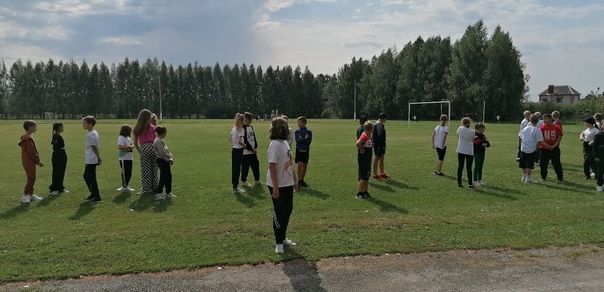 Весёлые старты в День физкультурника.